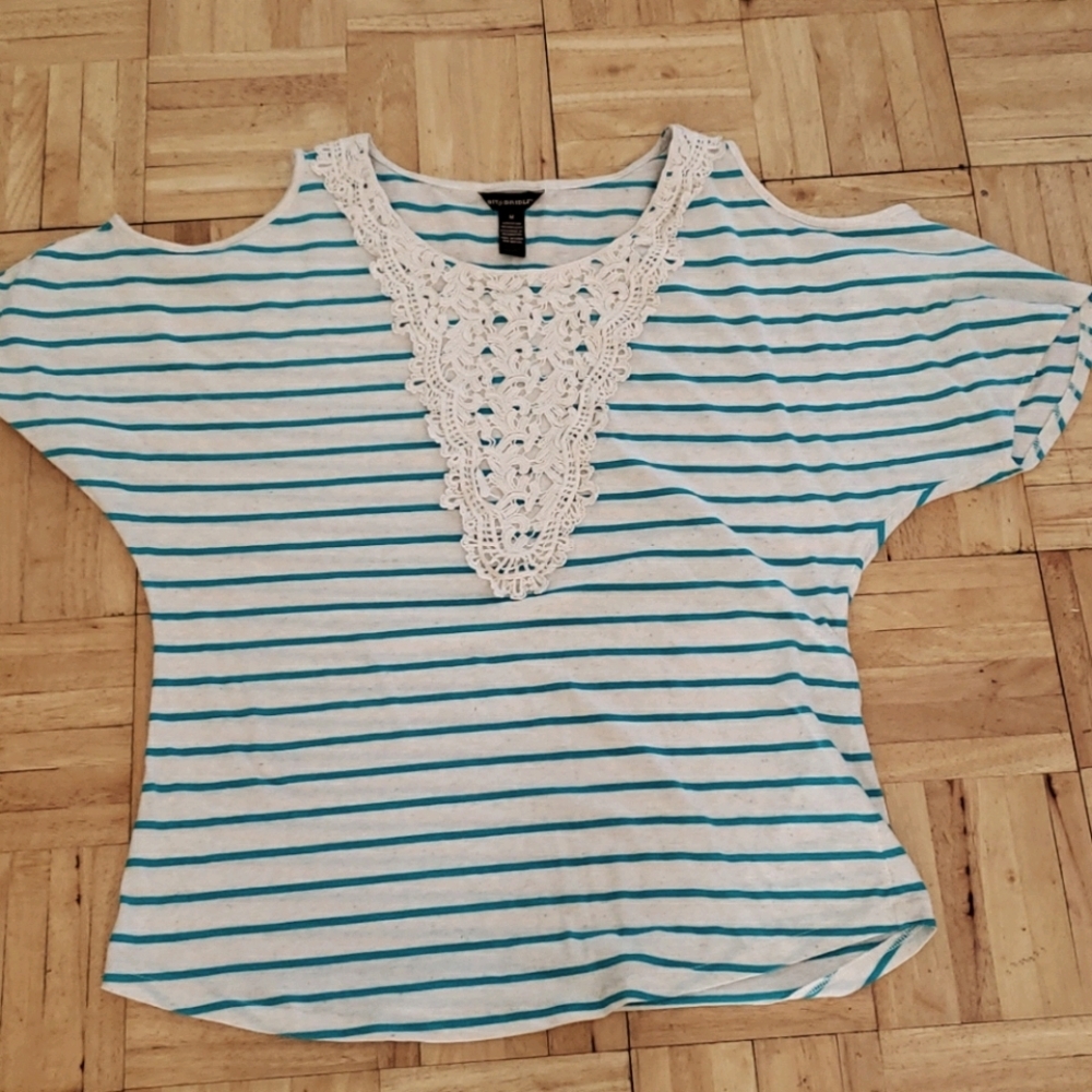 Bit & bridle size med women's blouse